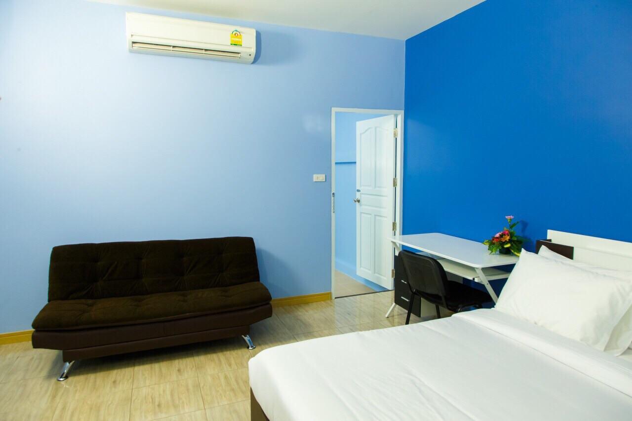 Motel P House Kanchanaburi Esterno foto